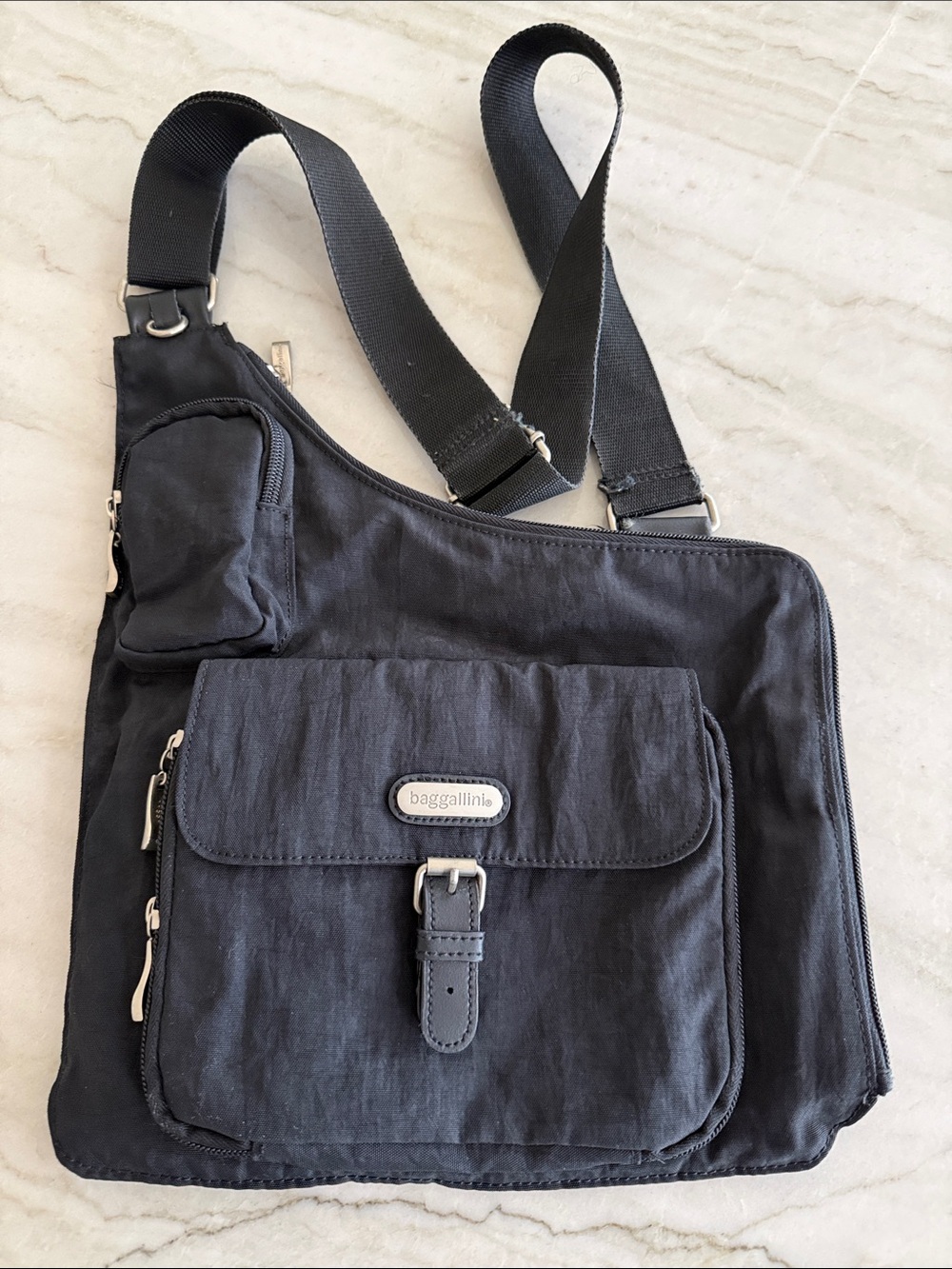 Baggallini Black Messenger Crossbody Sling